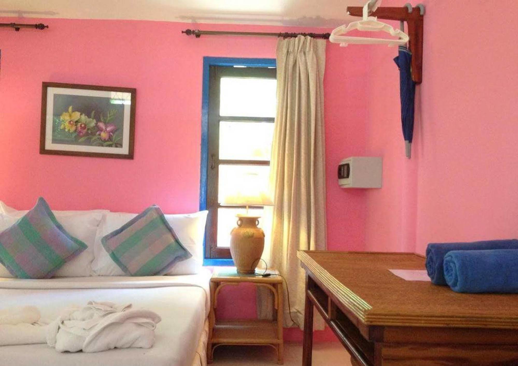 Tradewinds Cottages サムイ島 エクステリア 写真